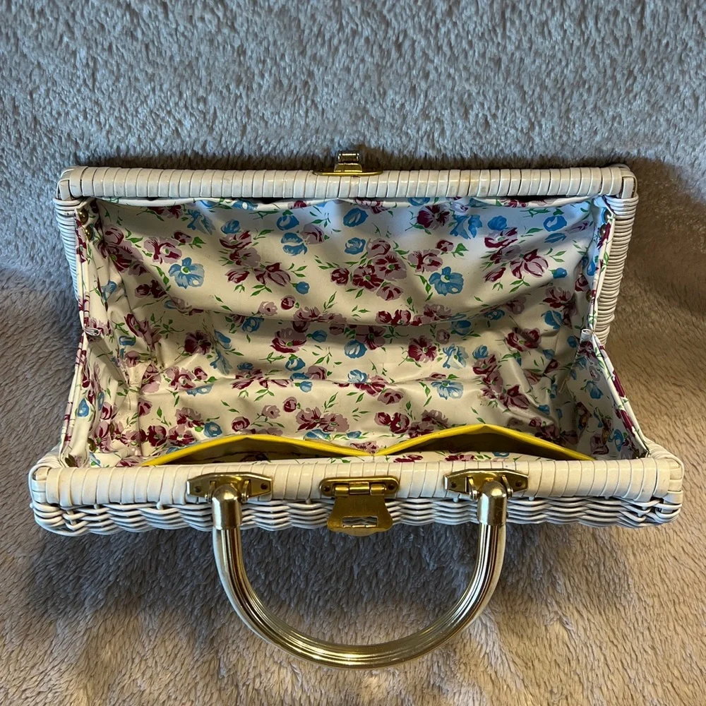 BRITISH OF HONG KONG Vintage Handmade White Wicker Purse - Picture 15 of 17